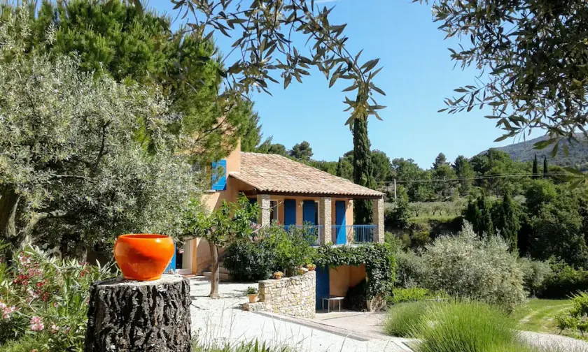 Gîte Bleu among olive trees - Image 1