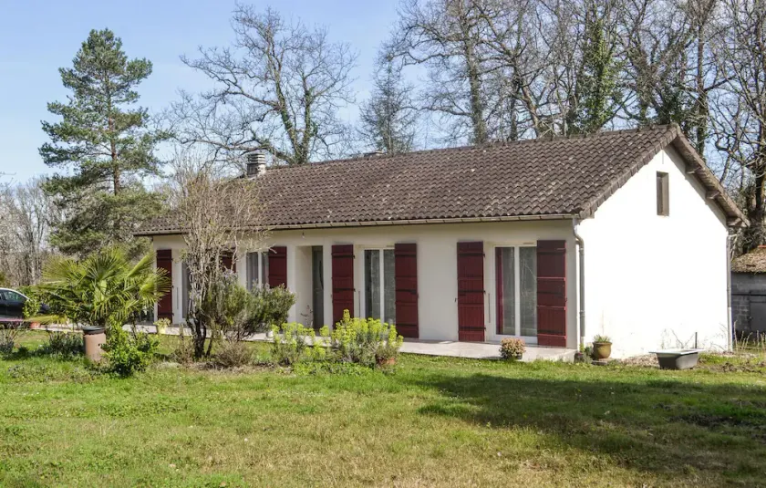 3 bedroom nice home in Biras - Image 1