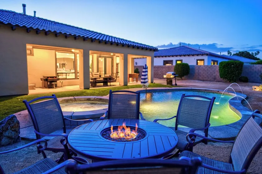 Luxury Resort Style Living w Pool & Jacuzzi - Image 1