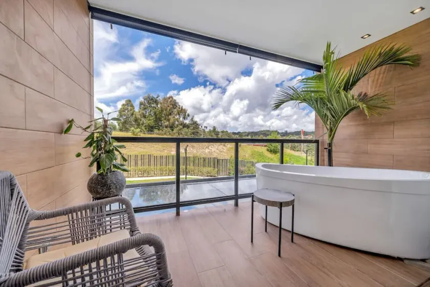 Olive 205 · Stunning Apartment with Private Bathtub fast Wifi - Image 1