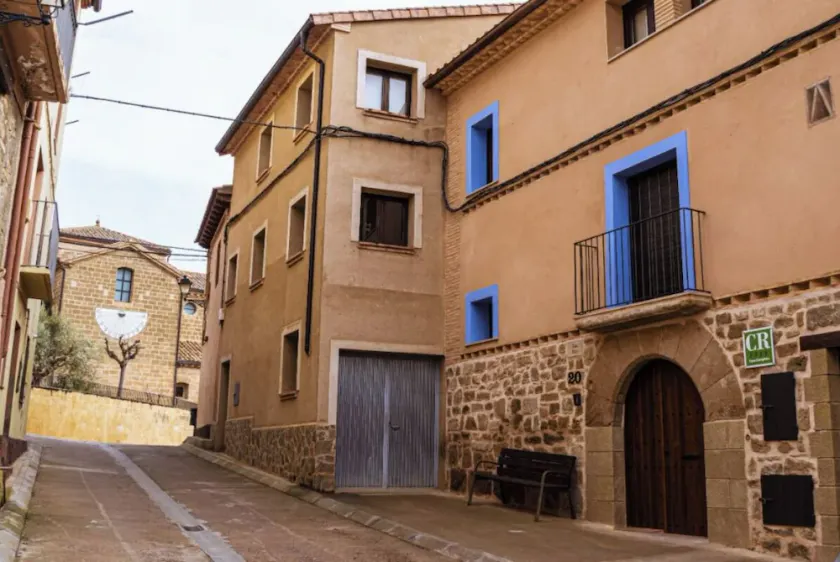 8 Bedroom Cottage in Santa Maria de Dulcis - Image 1