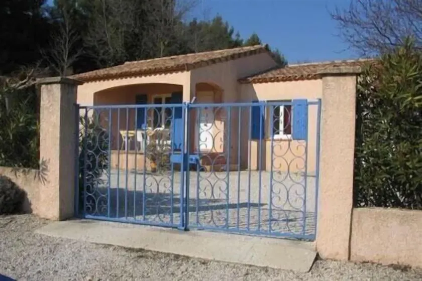 VILLA PROVENCALE INDEPENDANTE PROCHE DU MONT VENTOUX - Image 1