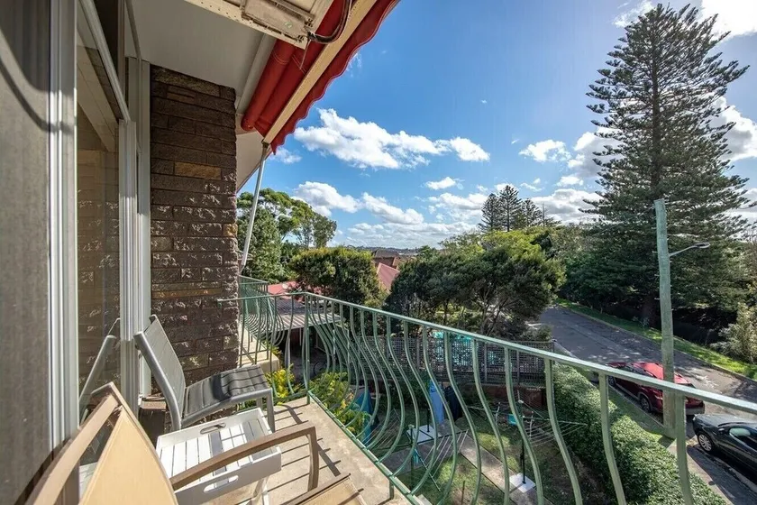 Summer Breeze | 2BR. Parking. Close to CBD + Beach - Image 1