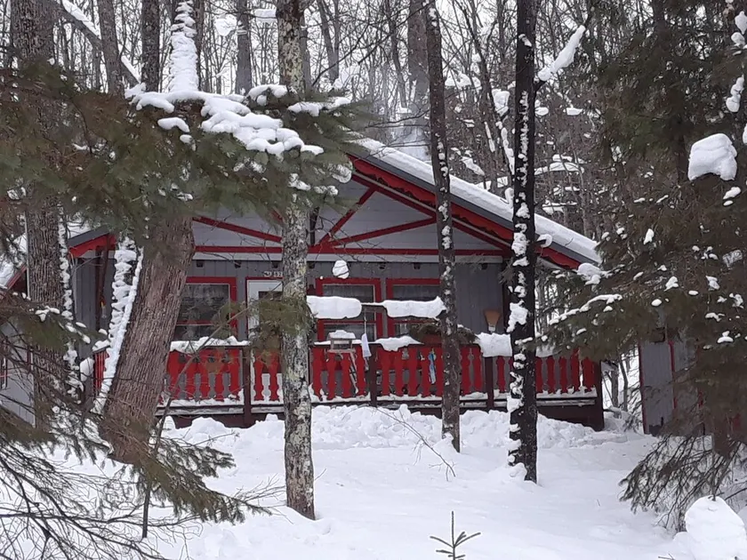 Sleepy Hollow is a cozy vacation home in the heart of big snow country - Image 1