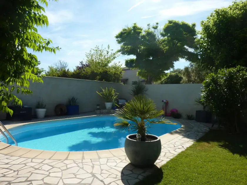 Charming villa with pool in a quiet, leafy setting, 20 min. from Aix-en-Provence - Image 1