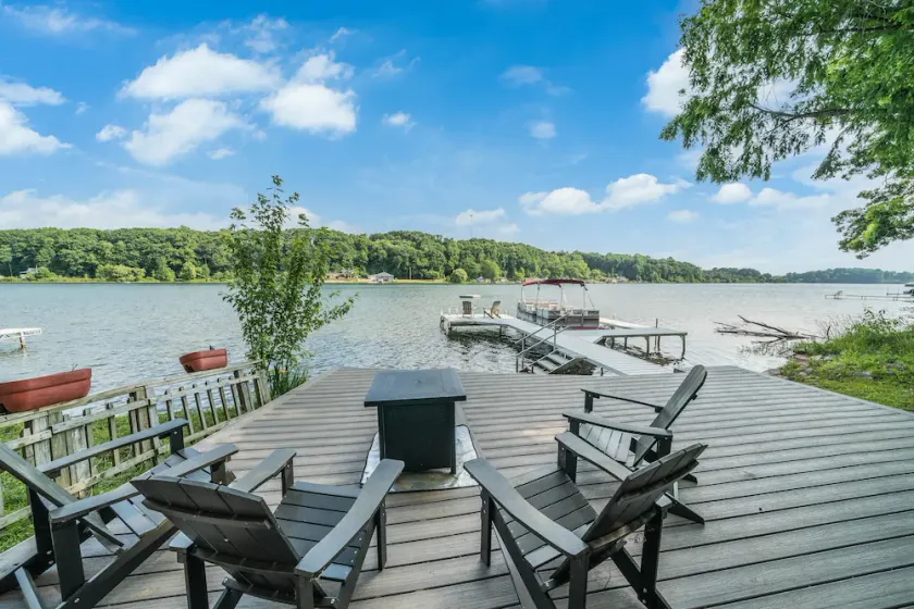 Welcome to the 5 horizons Lake House-FREE KAYAK USE- PONTOON AVAILABLE - Image 1