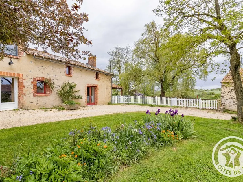 Gîte confortable 2 chambres avec jardin, animaux admis, Wifi, parking - Image 1