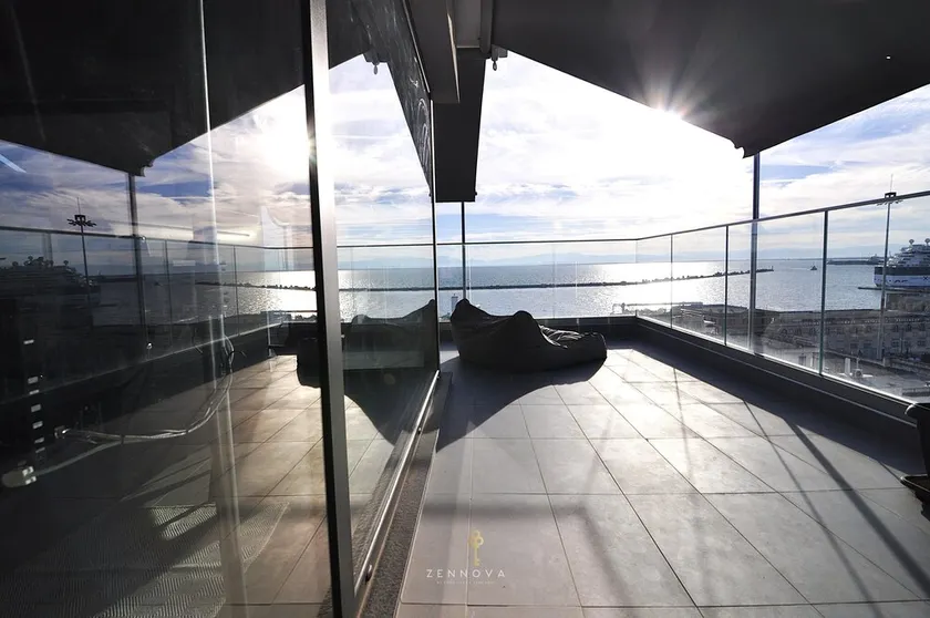 Nero Luxury Flat by Zennova - Image 1