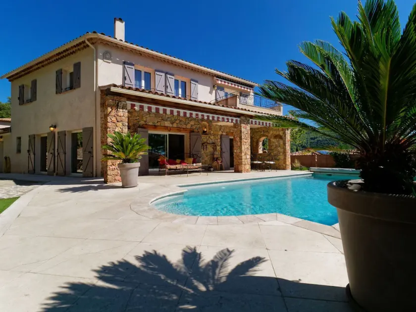 Villa de charme avec piscine chauffée, Jacuzzi et Sauna - Image 1