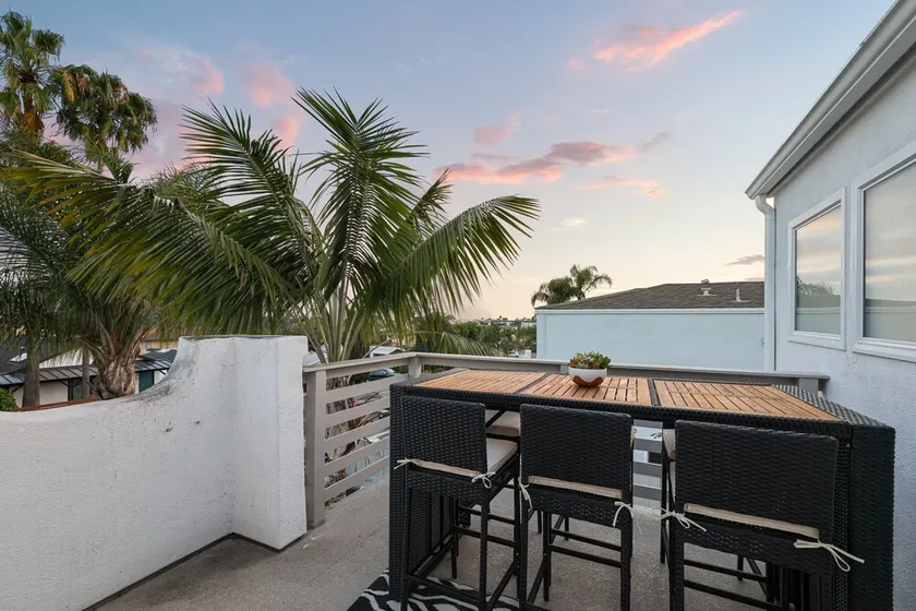 Modern Dream Home - Fire Pit, Grill, Large Yard & AC - Image 1