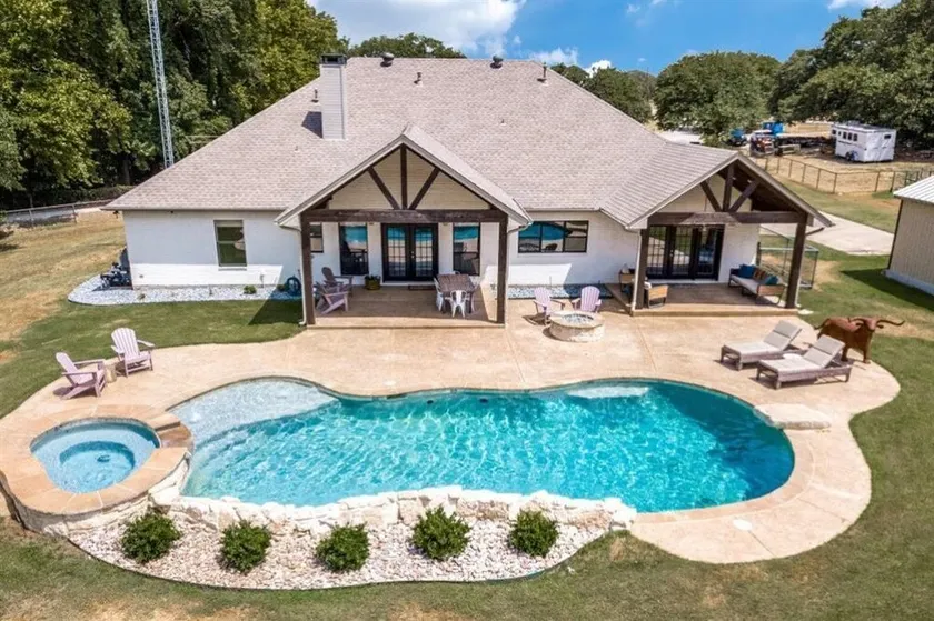 Modern Farmhouse on 7 acres w/pool, hot tub. Access Denton, pilot point, Celina, - Image 1