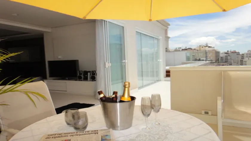 FANTASTIC 5 STAR PENTHOUSE IDEAL FOR FAMILIES WITH CHILDREN - Image 1