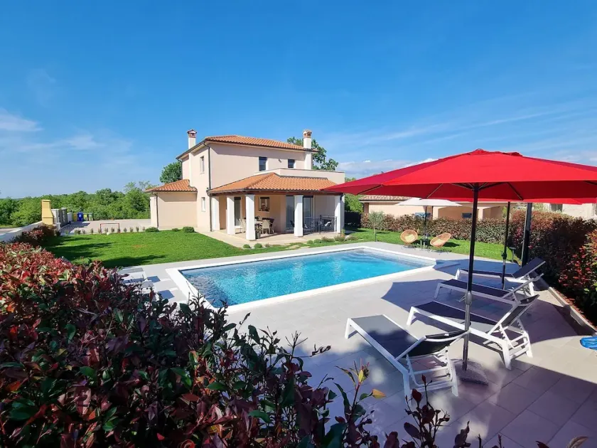 Neue moderne Villa mit privatem Pool 7 km vom Meer entfernt. - Image 1