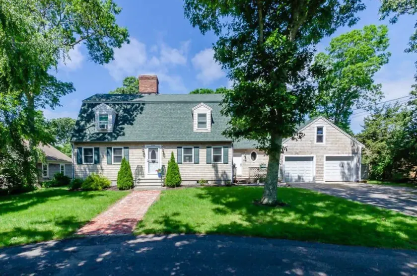 Great Family Home near Beaches and Marina! - Image 1