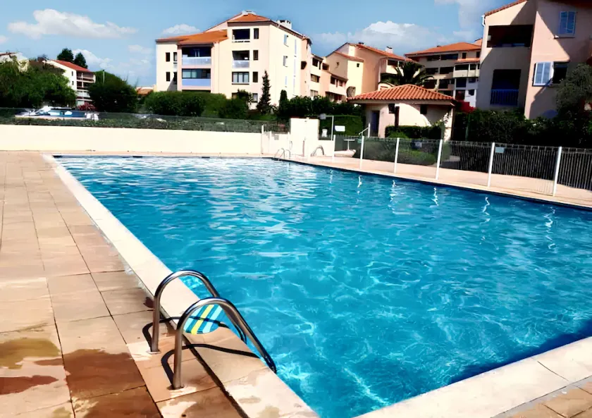 Homerez - Studio Fréjus avec piscine - Image 1