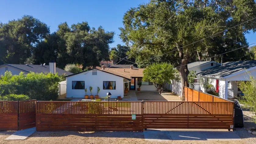 midcentury ranch home in peaceful oak grove - Image 1