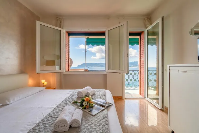 Torre Sea-view Apartment - Image 1