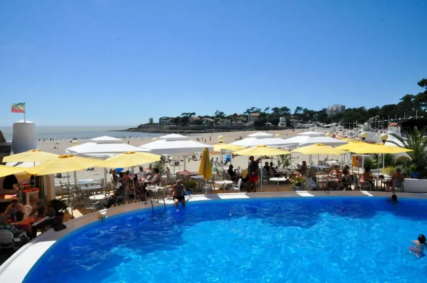 CHAMBRE D'HOTES "Les Volets Bleus" à ROYAN - VAUX SUR MER - plage - Image 1