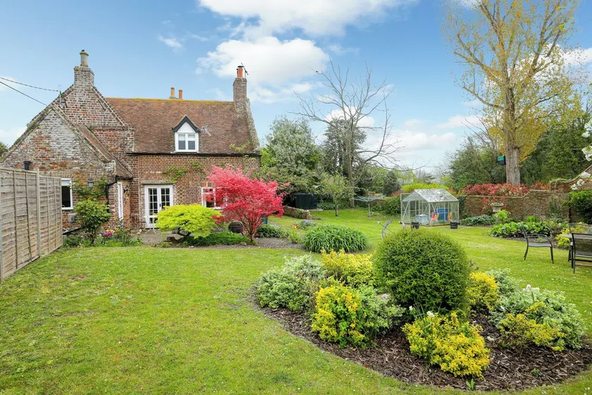 Quaint Village Location With Beautiful English Cottage Garden - Image 1