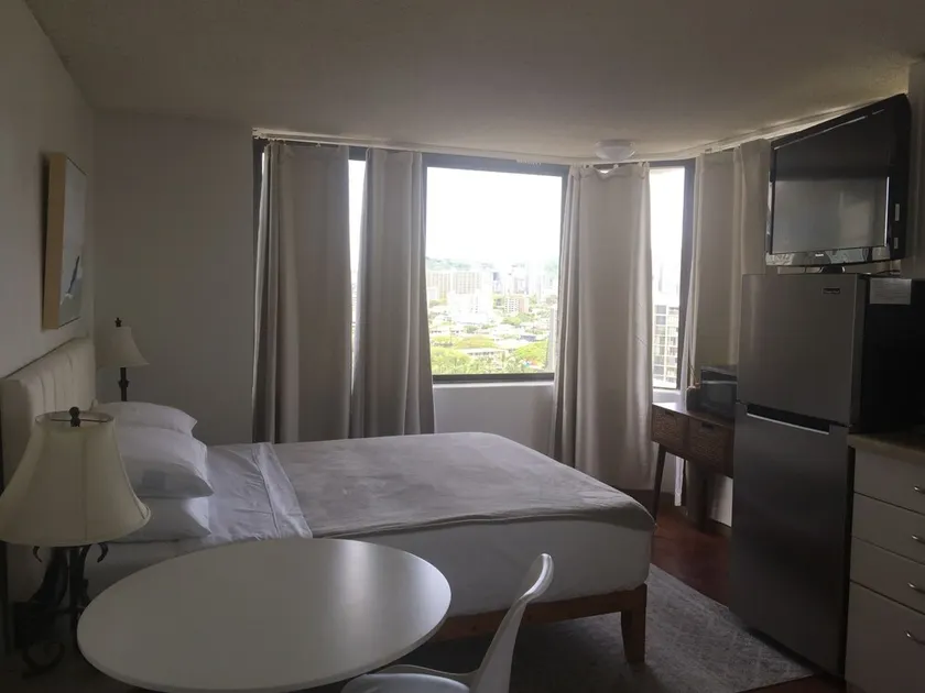 Corner Unit Studio@Waikiki Hotel Building 1 day min - Image 1