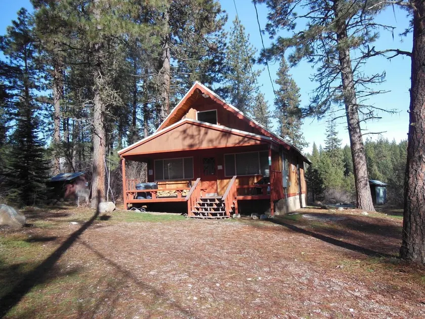 Getaway to the Mountains in the Cozy Rustic Cabin - Image 1