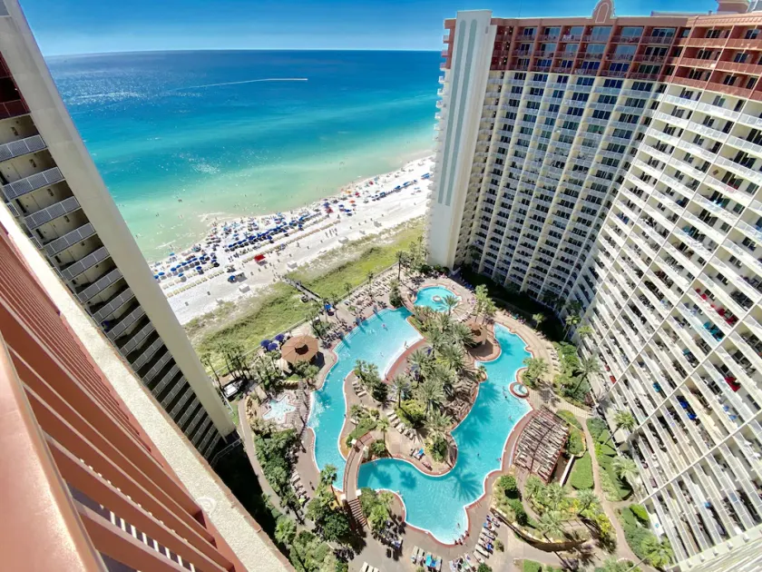 Stunning beachfront views with two king suites - Great location & amazing pool - Image 1