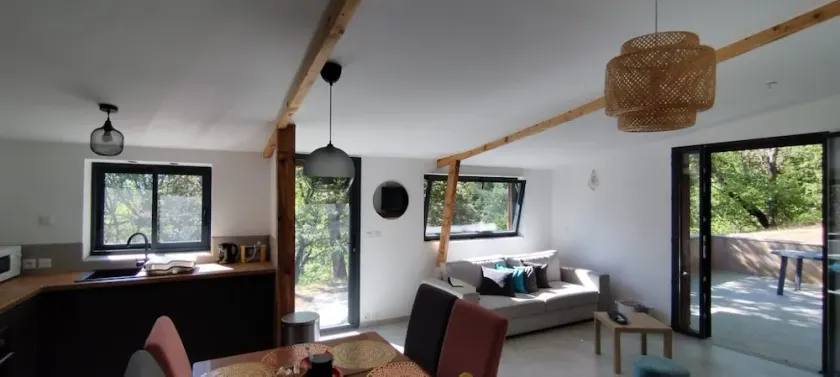 Cosy house, nature & quiet, close to amenities - Image 1
