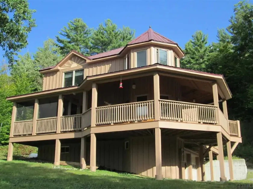 Great Sacandaga Lake House I Adirondacks - Image 1