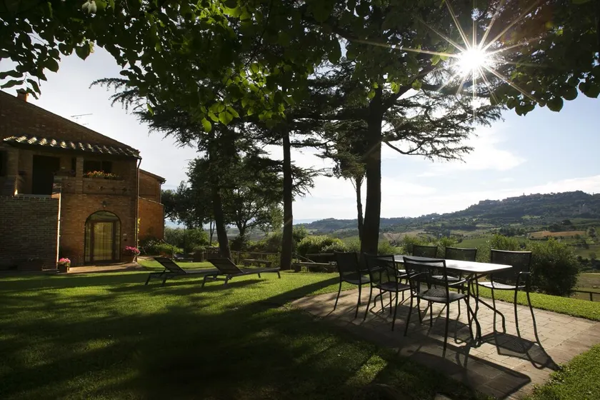 Villa Mazzi, ospitalità e buongusto vacanze nella campagna toscana App La Loggia - Image 1