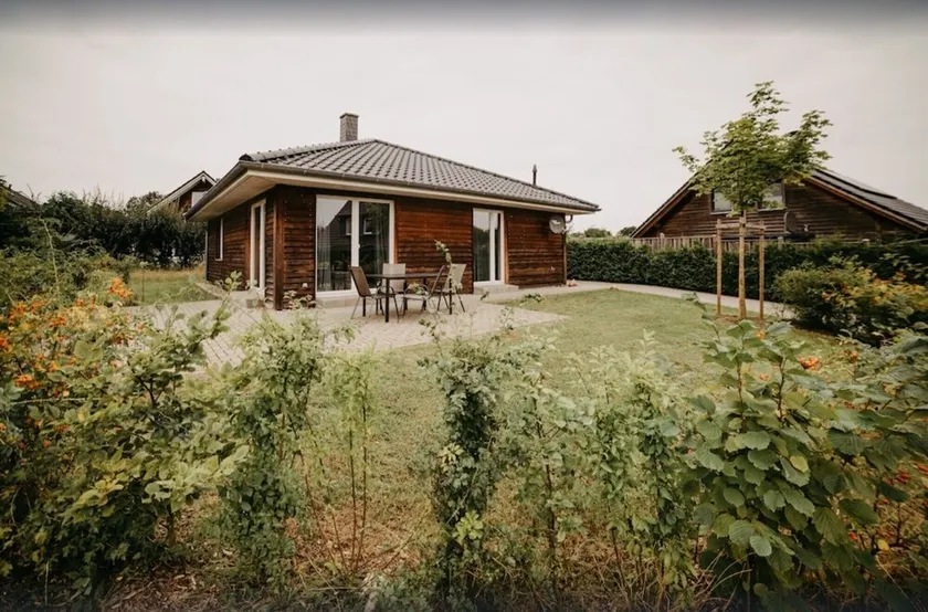 'Haus Hilde Zarrentin' en el lago Schaalsee con terraza y jardín privados - Image 1