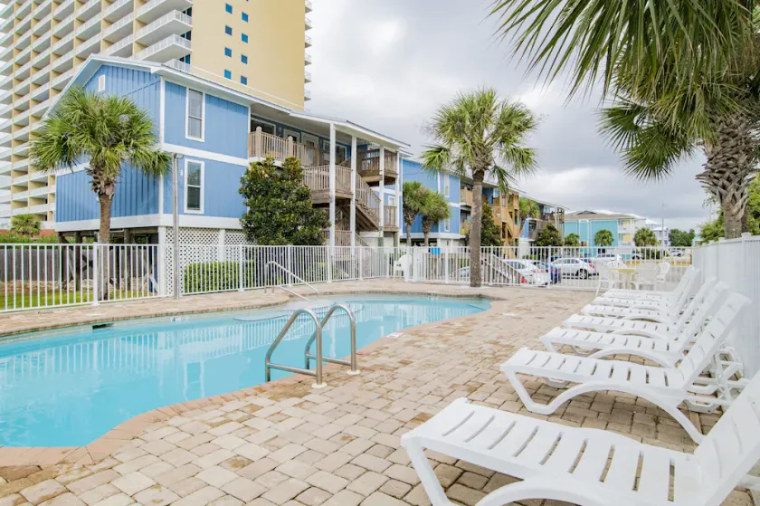 Family Friendly Condo. You get beach, lagoon and pool! - Image 1
