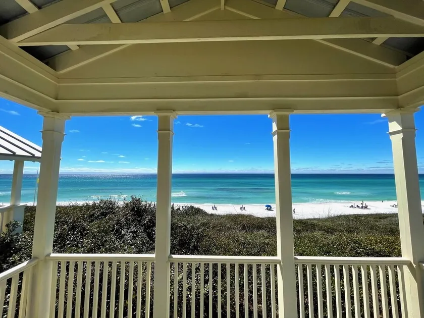 Gulf Front Seaside Ikonisches Honeymoon Cottage - Image 1