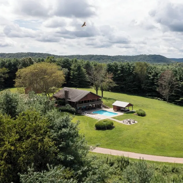 Grande Butte Lodge | Hocking Hills - Image 1