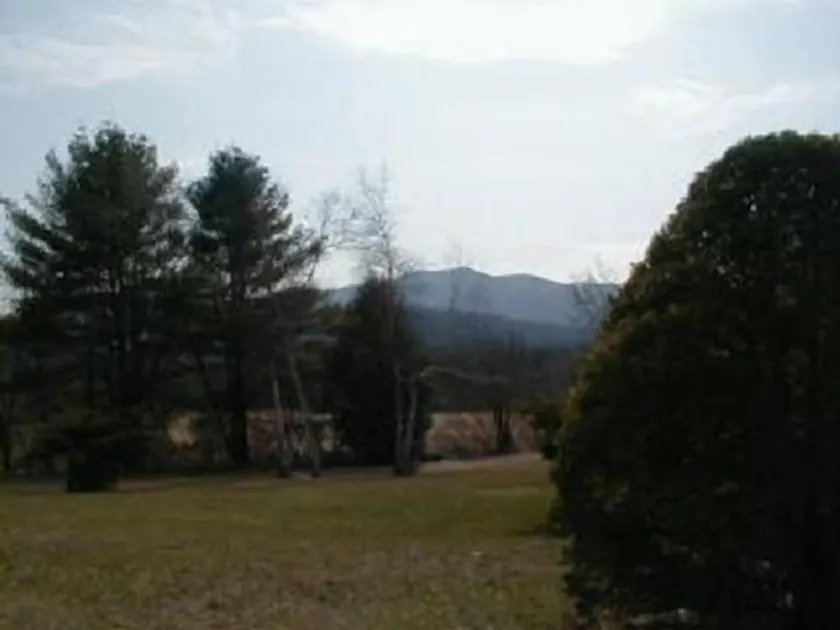 Vues / North Conway 2 Niveau Condo / Summer Specials - Image 1