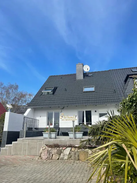 Apartamento de 60 m2 brilhante perto da praia para até 4 pessoas - Image 1