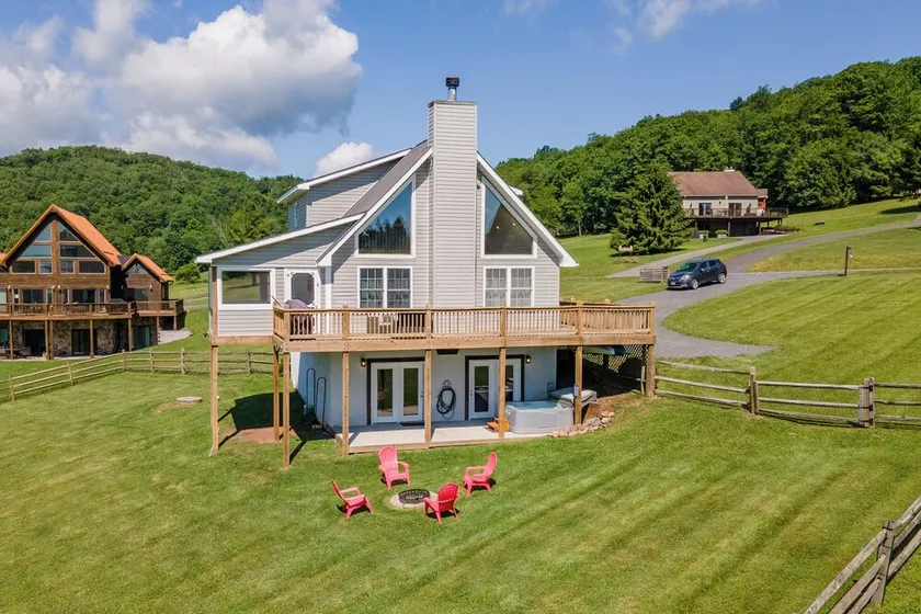 Dog & Family Friendly Lake Chalet w/ Hot Tub - Image 1