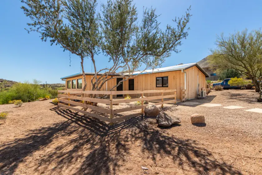 Private,romantic and charming mid-century cottage with panoramic views - Image 1