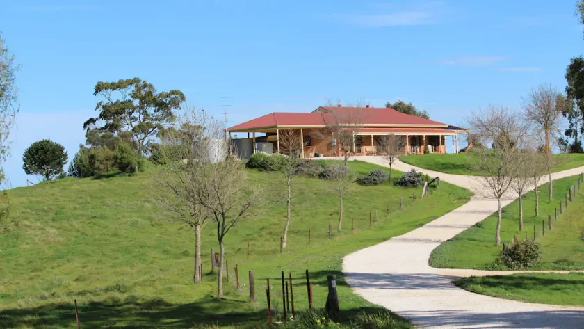 Clare View HOUSE (pet friendly, wheelchair accessible) Sleep 8 - Image 1