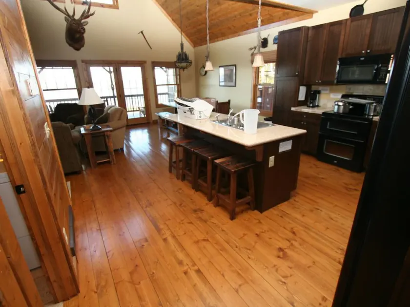 Hot Tub-Lake Front-Resort Amenities FREE/Pool - Image 1