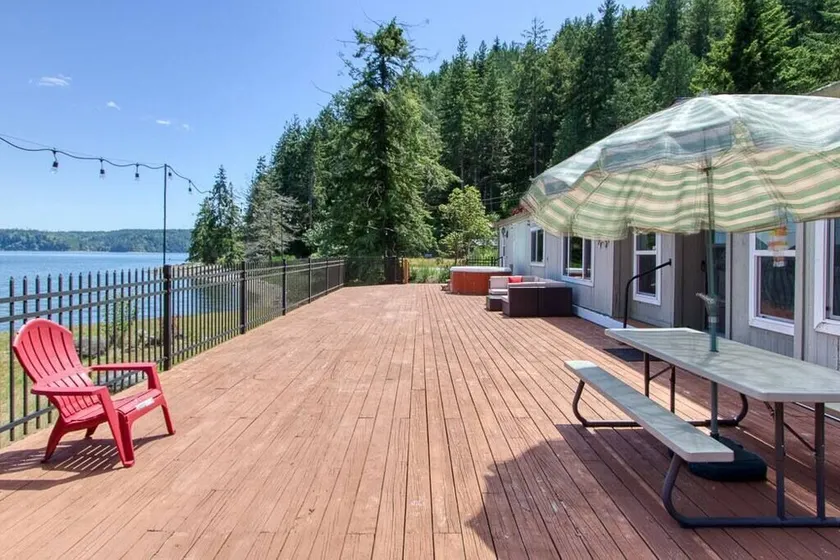 Serene & Luxury Retreat, Waterfront, Hot tub, Clamming - Image 1