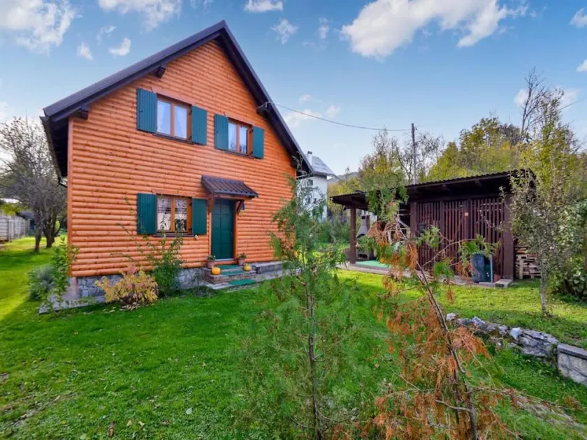 Holiday Home Nada - Two Bedroom Holiday Home with Private Garden - Image 1