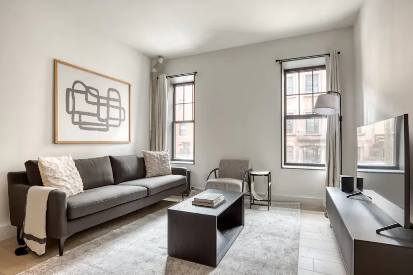 Ideal Brooklyn Heights 2BR w/ Elevator & W/D, nr Promenade, by Blueground - Image 1