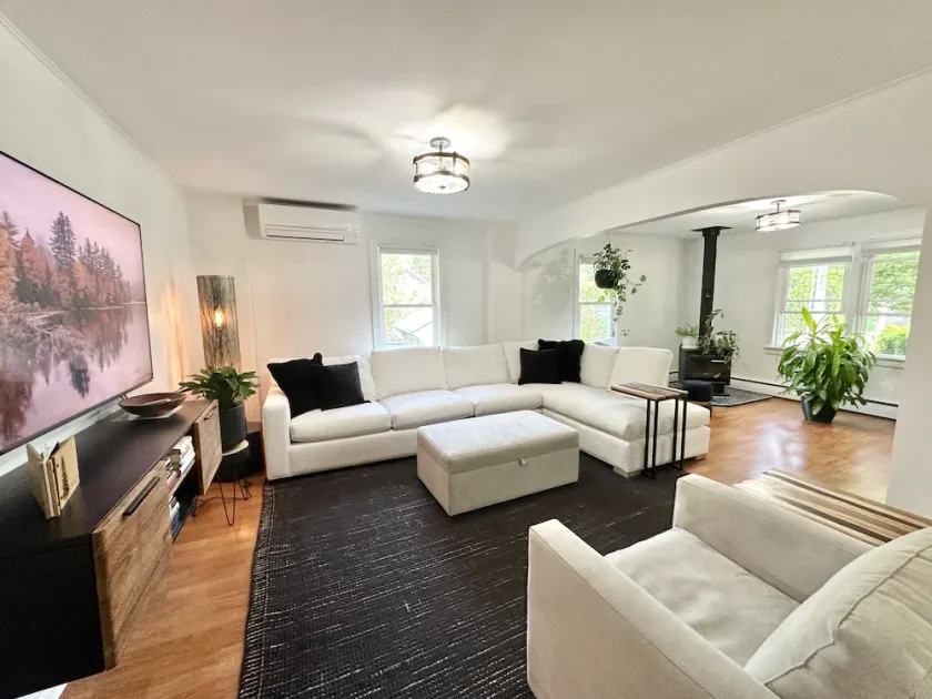 The Middlebury Cottage · 4 BR Modern Village Home · Hot Tub · Walk to Campus - Image 1