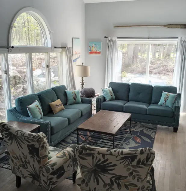 Family-sized home 2 minutes to beaches! Large but cozy. - Image 1