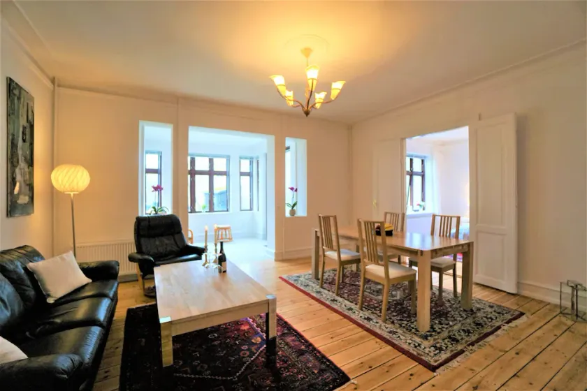 Sea View apartment in the heart of Stege - Image 1