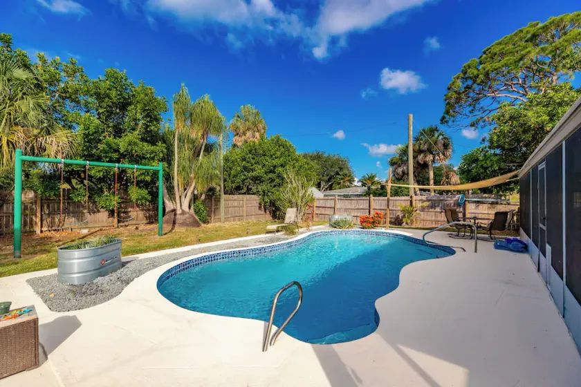 Relax and Unwind in 2 BR apt with Private Heated Pool - Image 1