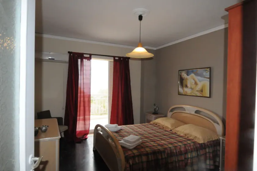 KINETTA APARTMENTS 12 - Image 1
