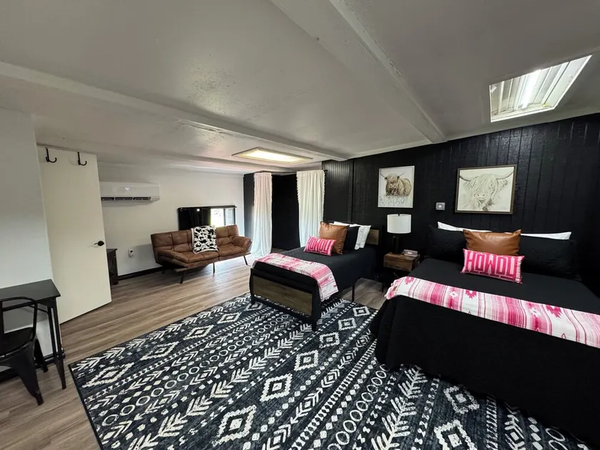Perfect place to stay for events at the Lazy E - Image 1