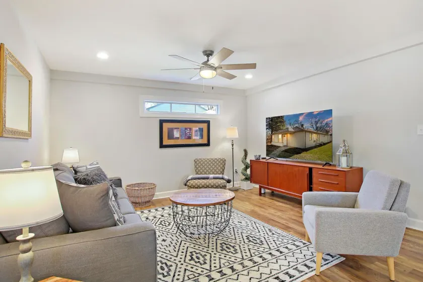 Modern Ranch W/Fun Arcade Games for the Family! - Image 1
