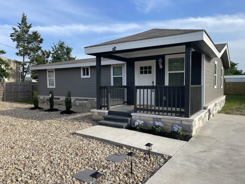 Cozy Bastrop Getaway - 5 min from Lake Bastrop! - Image 1